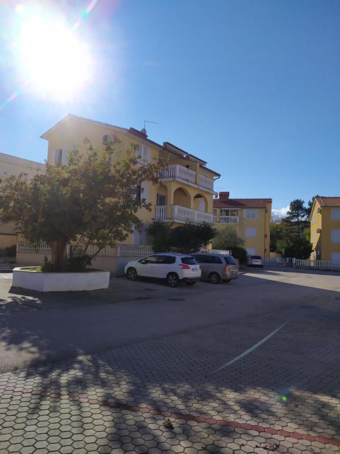 Apartman Moris Malinska Exteriör bild