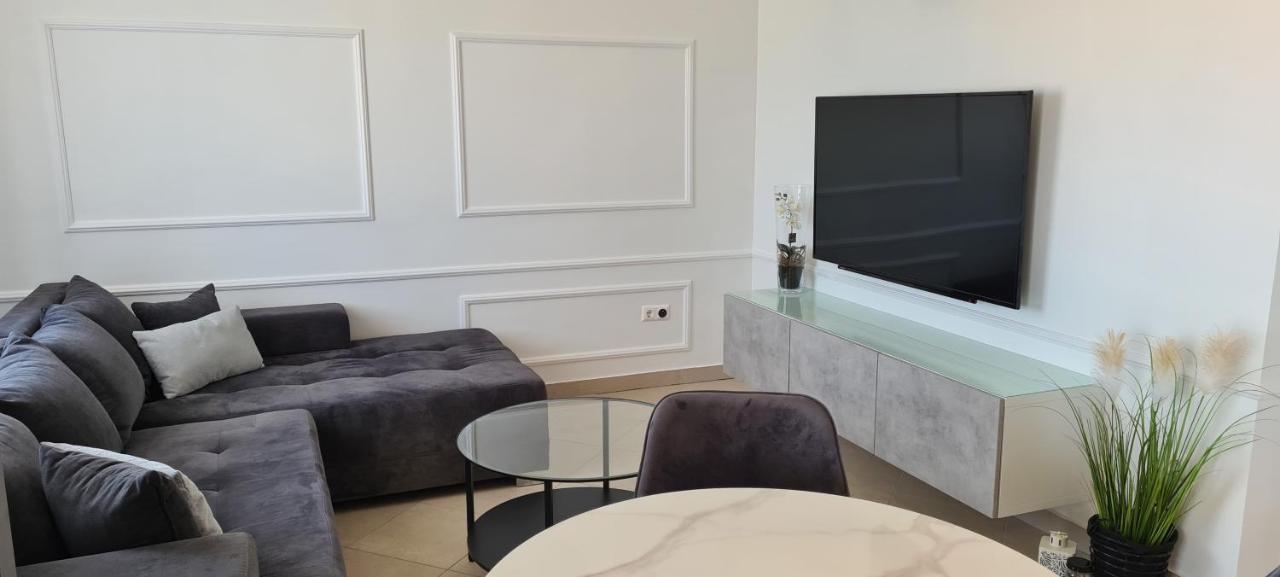 Apartman Moris Malinska Exteriör bild