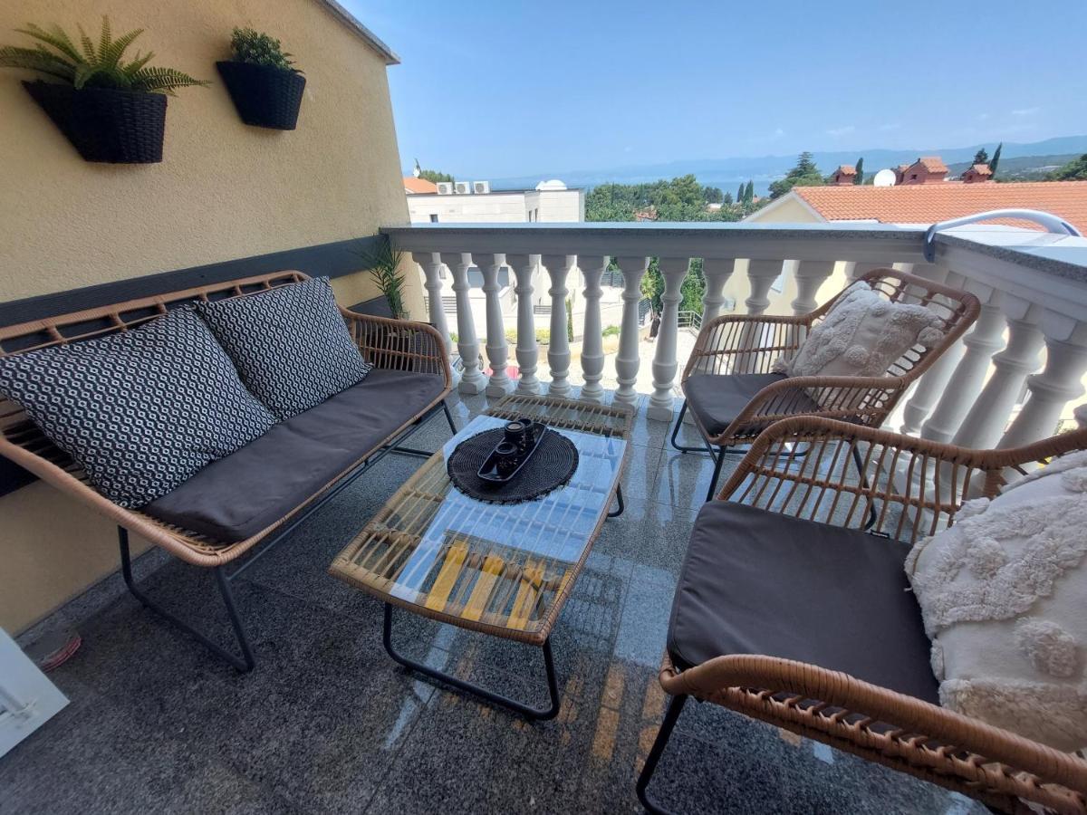 Apartman Moris Malinska Exteriör bild