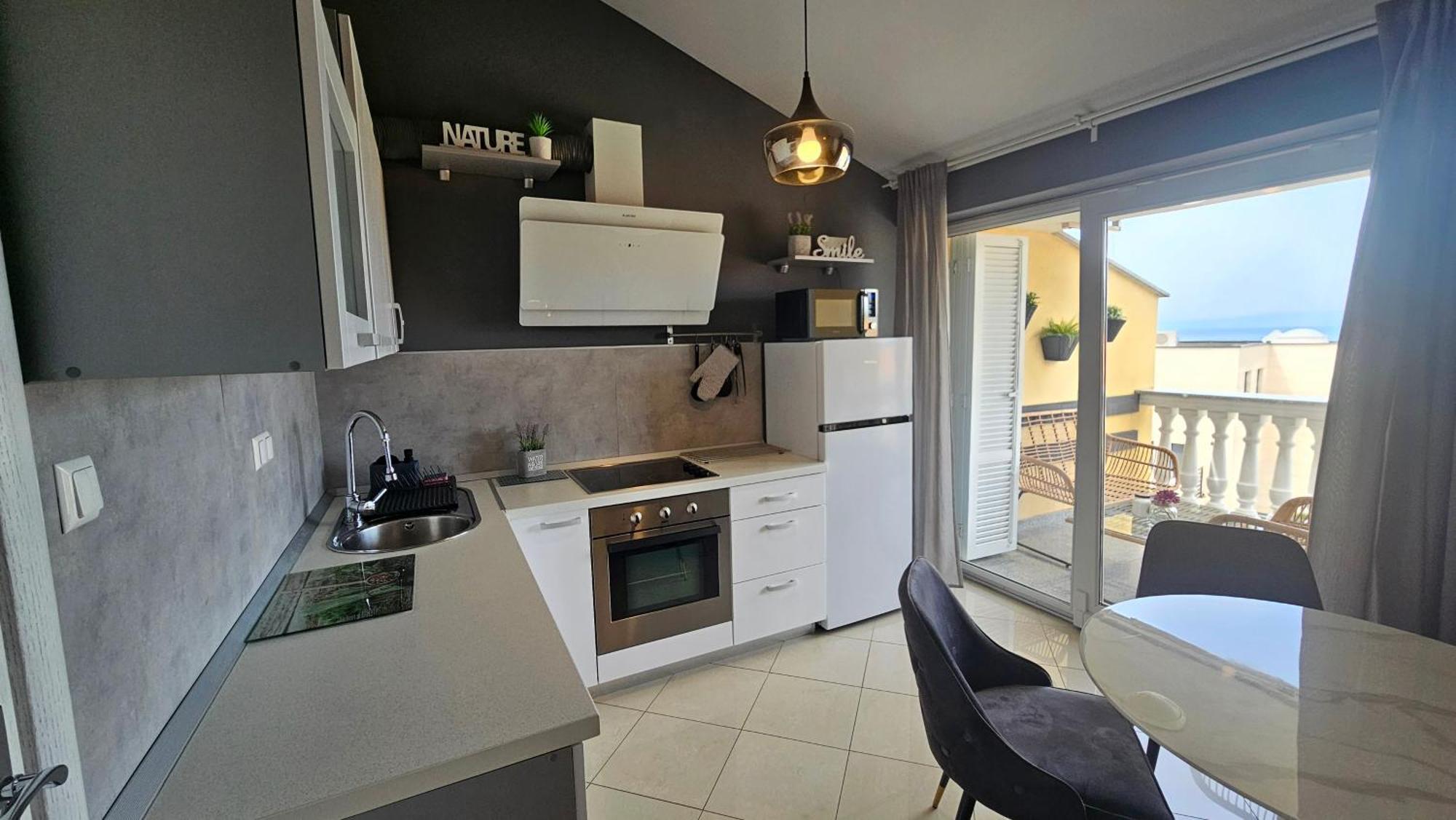 Apartman Moris Malinska Exteriör bild