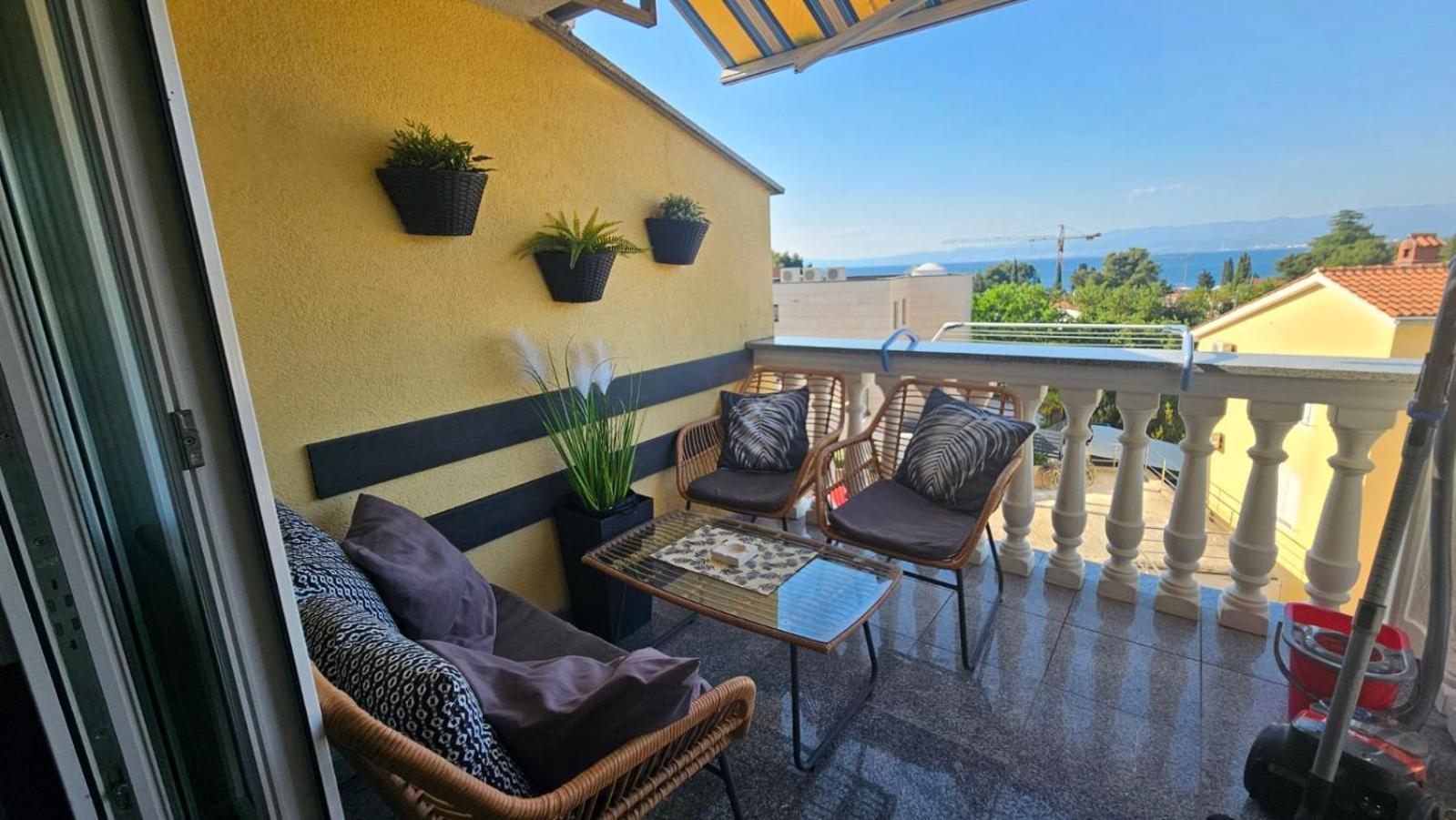 Apartman Moris Malinska Exteriör bild